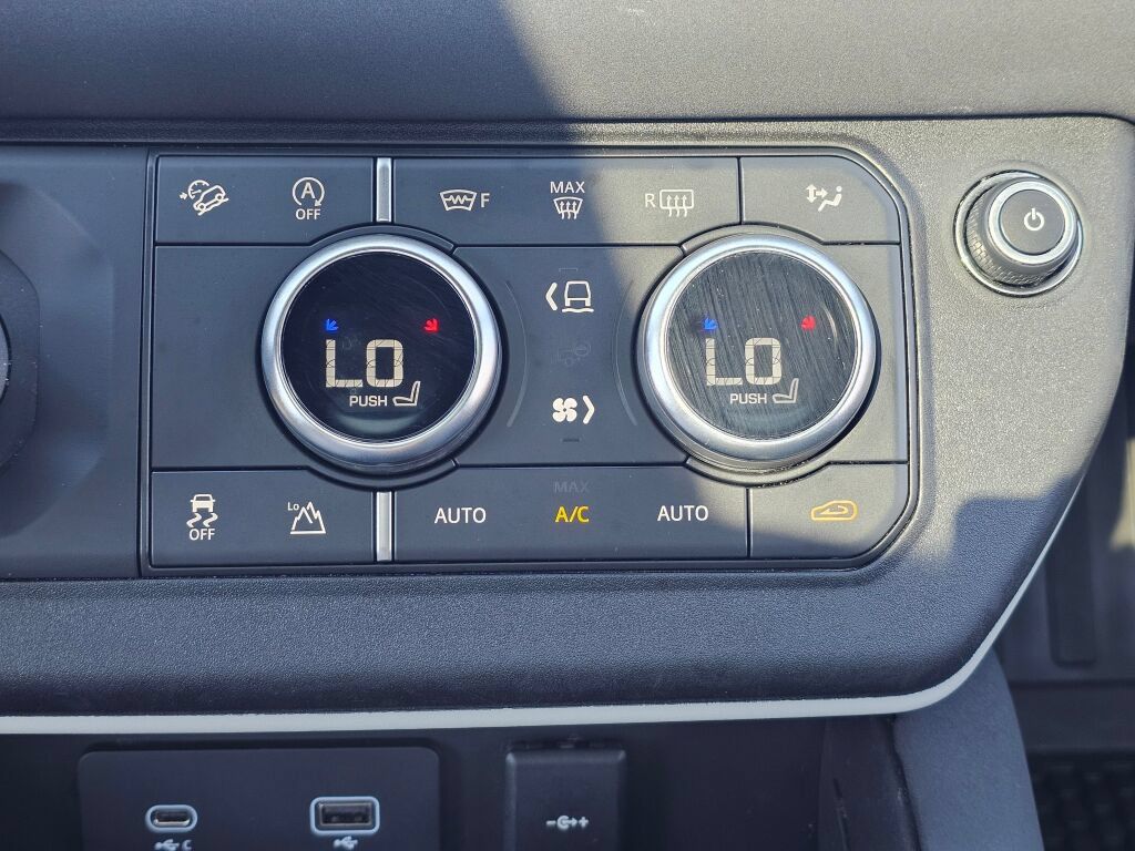 Used 2023 Land Rover Defender 110 X-Dynamic SE AWD/4WD image 29