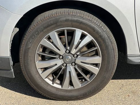 Used 2017 Nissan Pathfinder SV AWD/4WD image 13