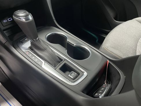 Used 2021 Chevrolet Equinox LT image 14