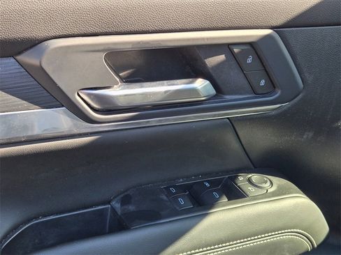 Used 2025 GMC Terrain Elevation image 5