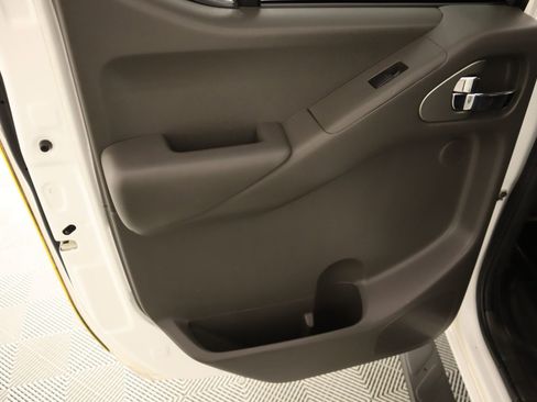 Used 2017 Nissan Frontier PRO-4X w/ Pro-4x Luxury Package image 18