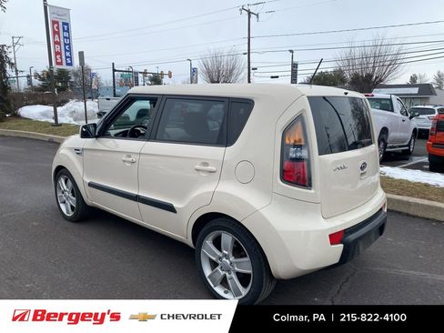 Used 2011 Kia Soul ! image 6