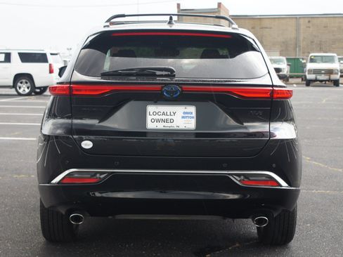 Used 2023 Toyota Venza Nightshade AWD/4WD image 3