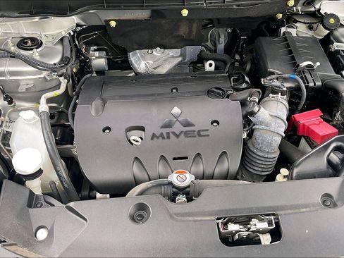 Used 2024 Mitsubishi Outlander Sport ES AWD/4WD image 11