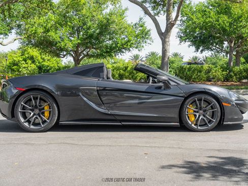 Used 2018 McLaren 570S Spider RWD image 9