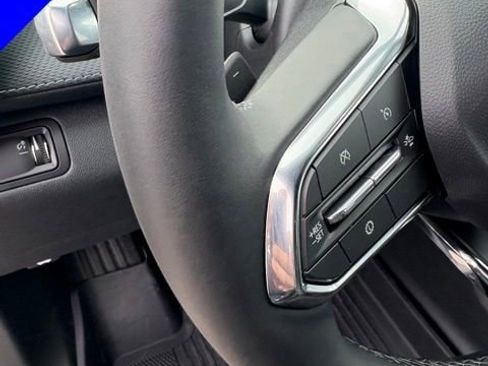 New 2026 Chevrolet Equinox LT w/ Convenience Package II FWD image 12
