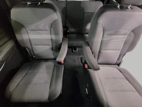 Used 2023 Chevrolet Traverse LT image 23