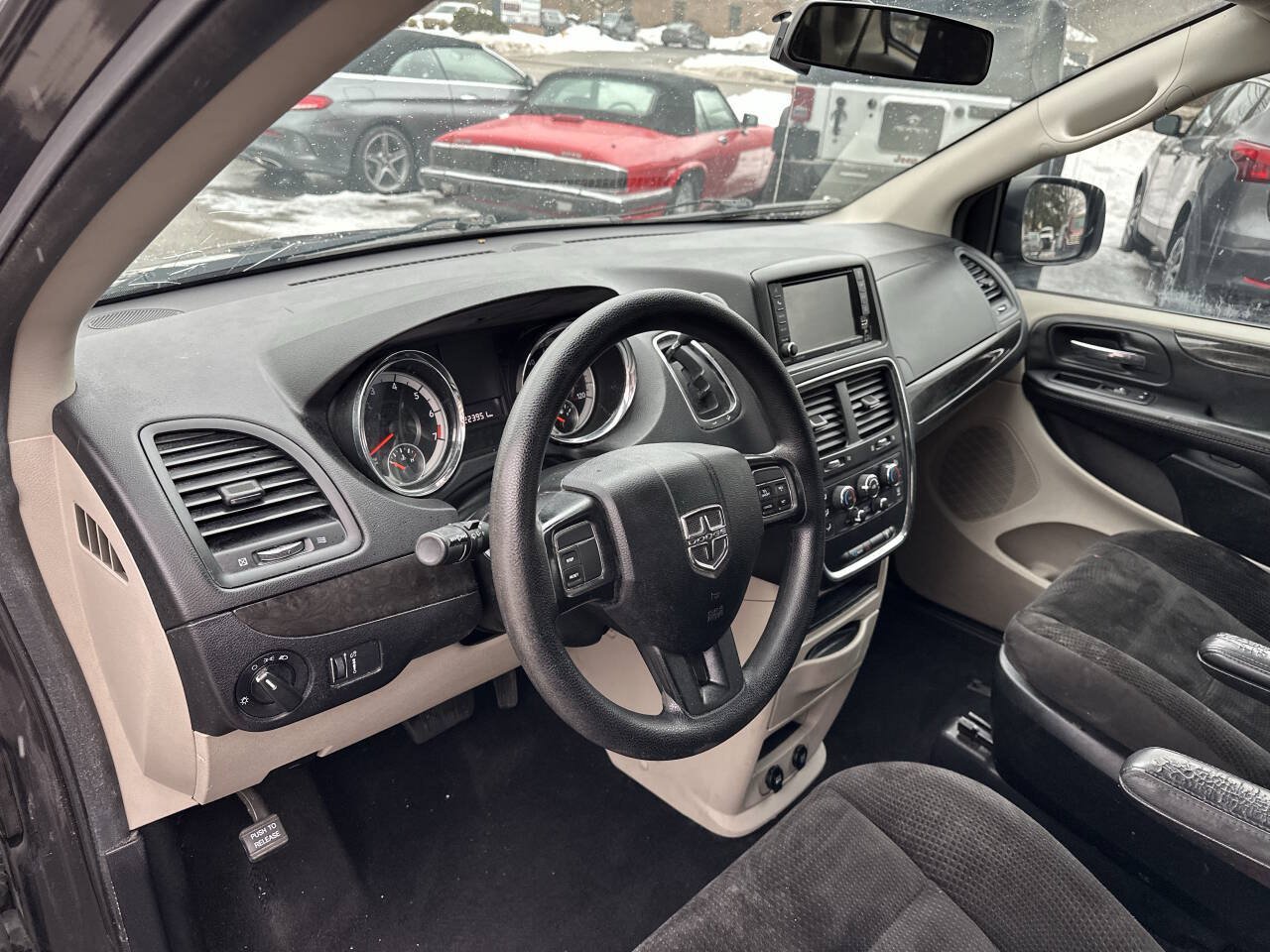 Used 2017 Dodge Grand Caravan FWD image 17