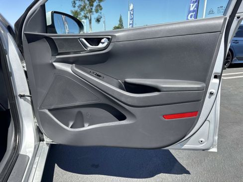 Used 2017 Hyundai Ioniq SEL FWD image 31