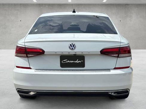 Used 2022 Volkswagen Passat 2.0T SE FWD image 17