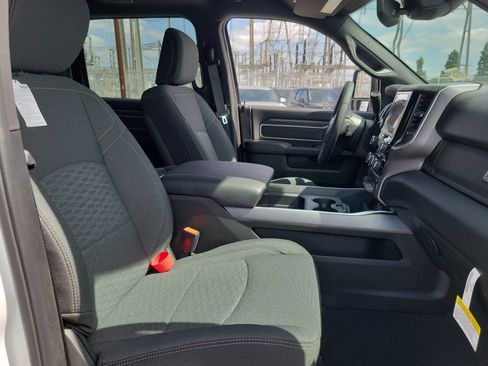 New 2026 RAM 2500 Big Horn AWD/4WD image 17