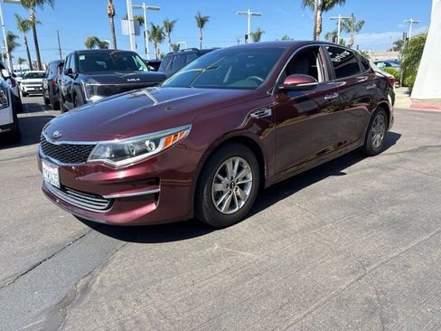 Used 2017 Kia Optima LX FWD image 3