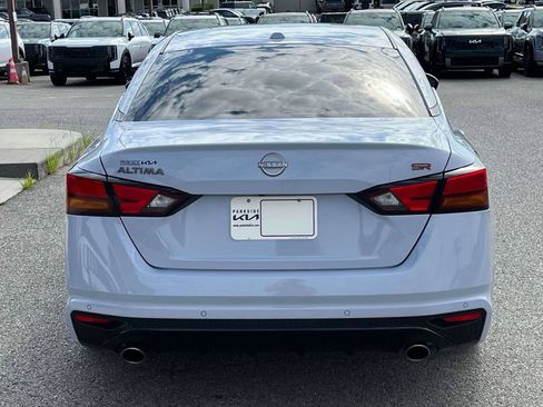 Used 2024 Nissan Altima 2.5 SR w/ SR Premium Package FWD image 27