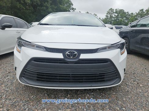 Used 2024 Toyota Corolla LE FWD image 3
