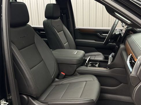 Used 2026 GMC Yukon XL Denali w/ Sun & Power Step Package AWD/4WD image 37