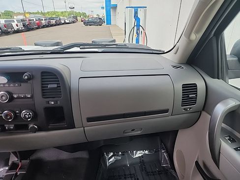Used 2013 Chevrolet Silverado 2500 W/T w/ Snow Plow Prep Package AWD/4WD image 20