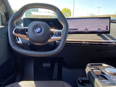 New 2026 BMW iX xDrive45 image 18