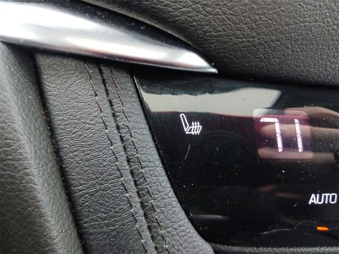 Used 2021 Cadillac XT5 Premium Luxury image 24