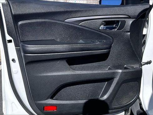 Used 2022 Honda Pilot Sport image 19