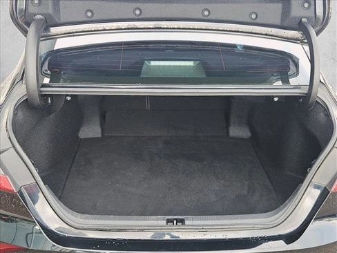 Used 2018 Toyota Camry LE image 6