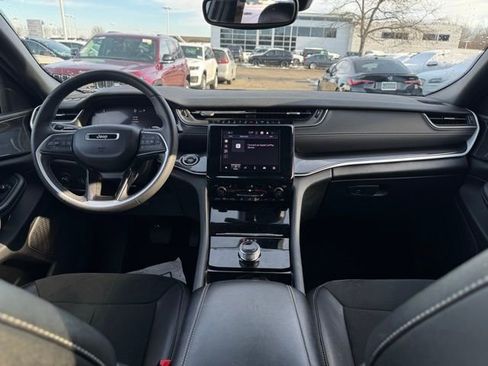 Used 2023 Jeep Grand Cherokee Altitude image 22