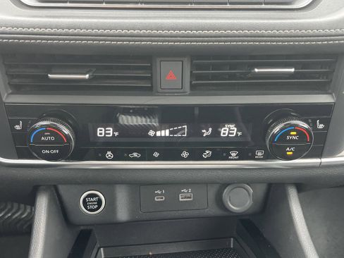 Used 2023 Nissan Rogue SV w/ SV Premium Package image 17