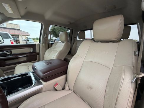 Used 2017 RAM 1500 Laramie w/ Convenience Group AWD/4WD image 17