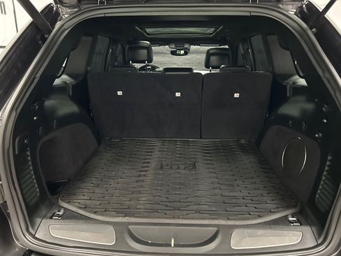 Used 2017 Jeep Grand Cherokee SRT AWD/4WD image 11
