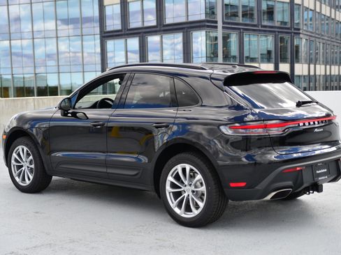 Certified 2026 Porsche Macan AWD/4WD image 3