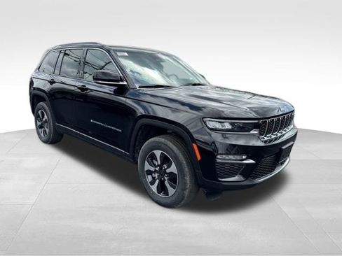 New 2025 Jeep Grand Cherokee Limited 4xe w/ Trailer Tow Package image 60