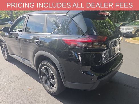 Used 2024 Nissan Rogue SV AWD/4WD image 11