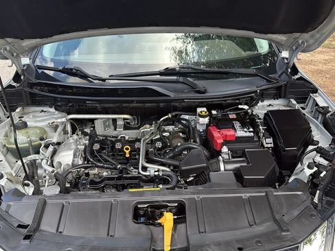 Used 2021 Nissan Rogue SV FWD image 9