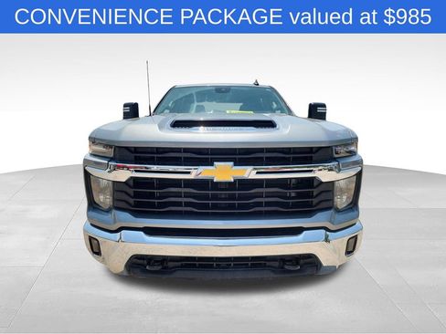 Used 2025 Chevrolet Silverado 2500 LT w/ Convenience Package AWD/4WD image 2