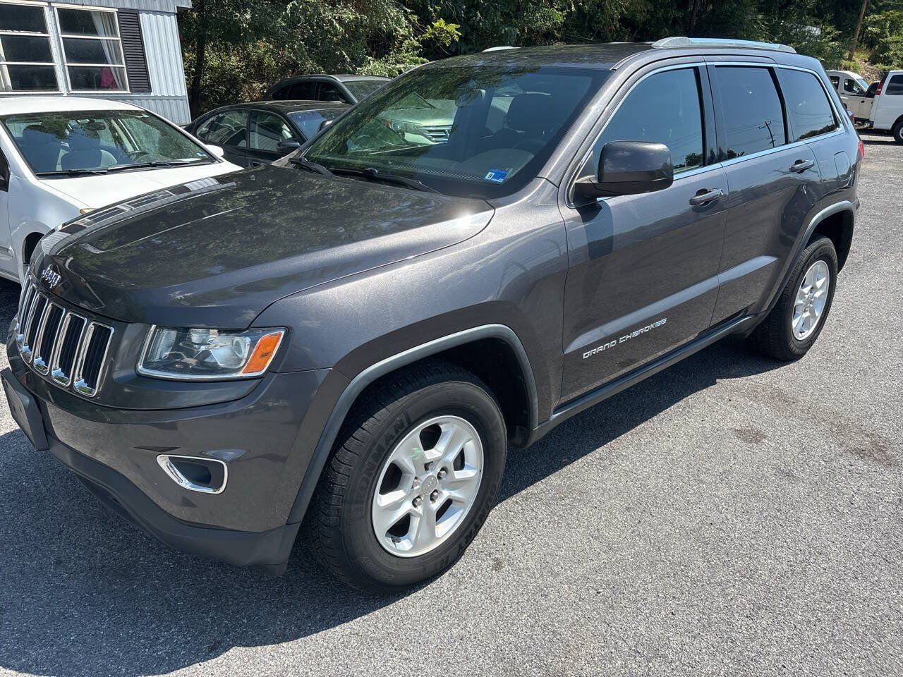 Used 2014 Jeep Grand Cherokee Laredo w/ Quick Order Package 23E AWD/4WD image 1