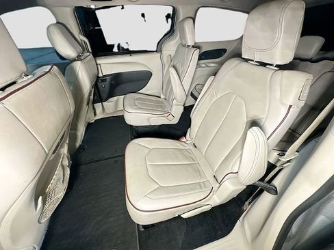 Used 2017 Chrysler Pacifica Limited w/ Advanced Safetytec Group image 26