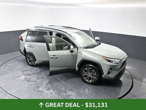 Used 2023 Toyota RAV4 XLE Premium image 61