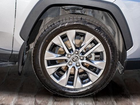 Used 2023 Toyota RAV4 XLE Premium image 40