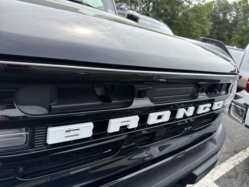 Used 2024 Ford Bronco Outer Banks AWD/4WD image 3