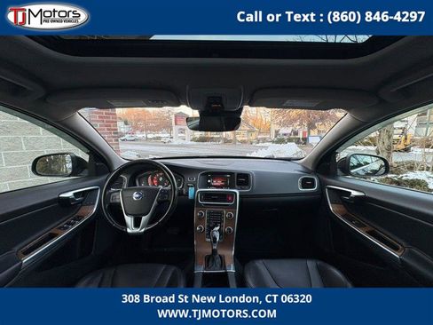Used 2016 Volvo S60 T5 Premier image 16