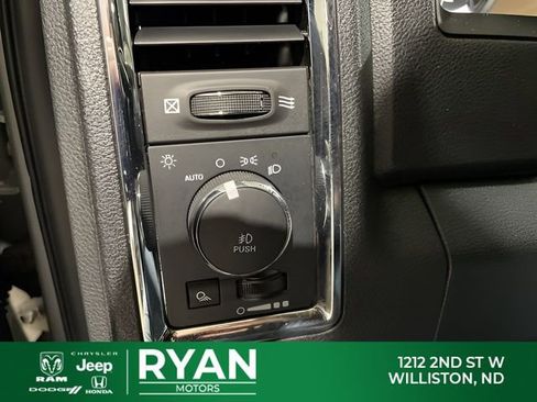 Used 2018 RAM 2500 Laramie w/ Cold Weather Group AWD/4WD image 18