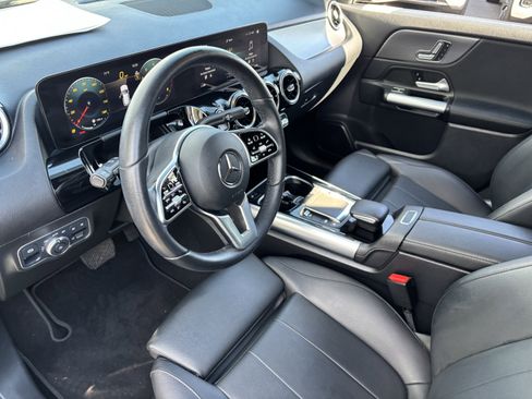 Used 2023 Mercedes-Benz GLA 250 GLA 250 w/ Premium Package image 17