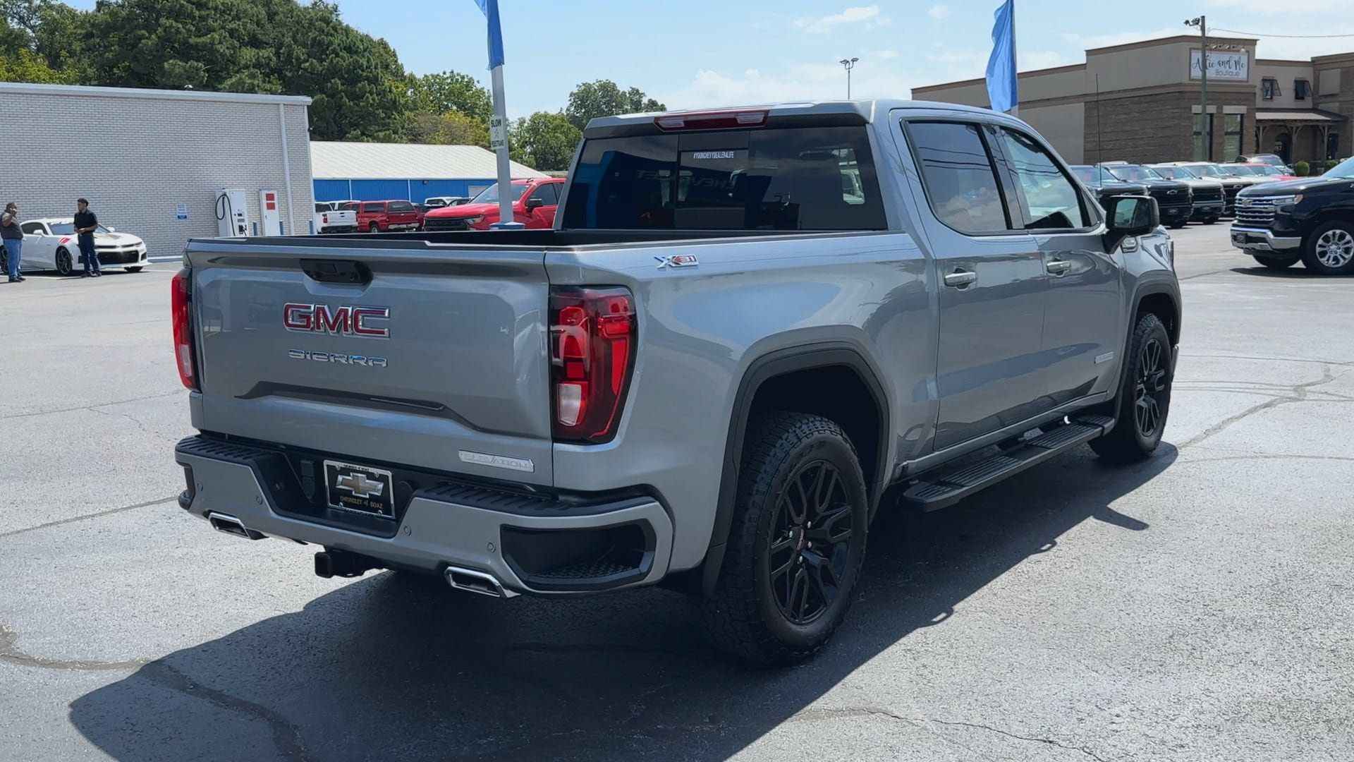 Used 2026 GMC Sierra 1500 Elevation w/ Elevation Premium Package AWD/4WD image 8