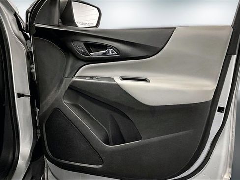 Used 2018 Chevrolet Equinox LS image 25