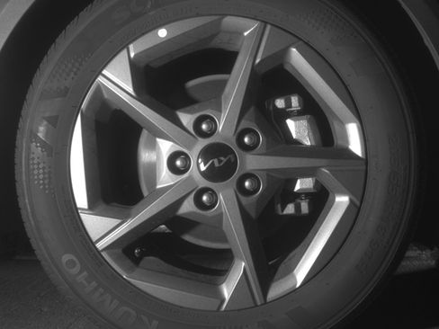 Used 2025 Kia K4 LXS image 13