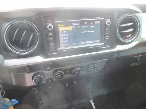 Used 2019 Toyota Tacoma SR5 image 27