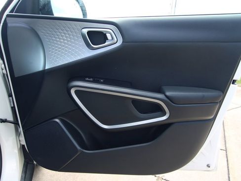 Used 2025 Kia Soul S FWD image 35