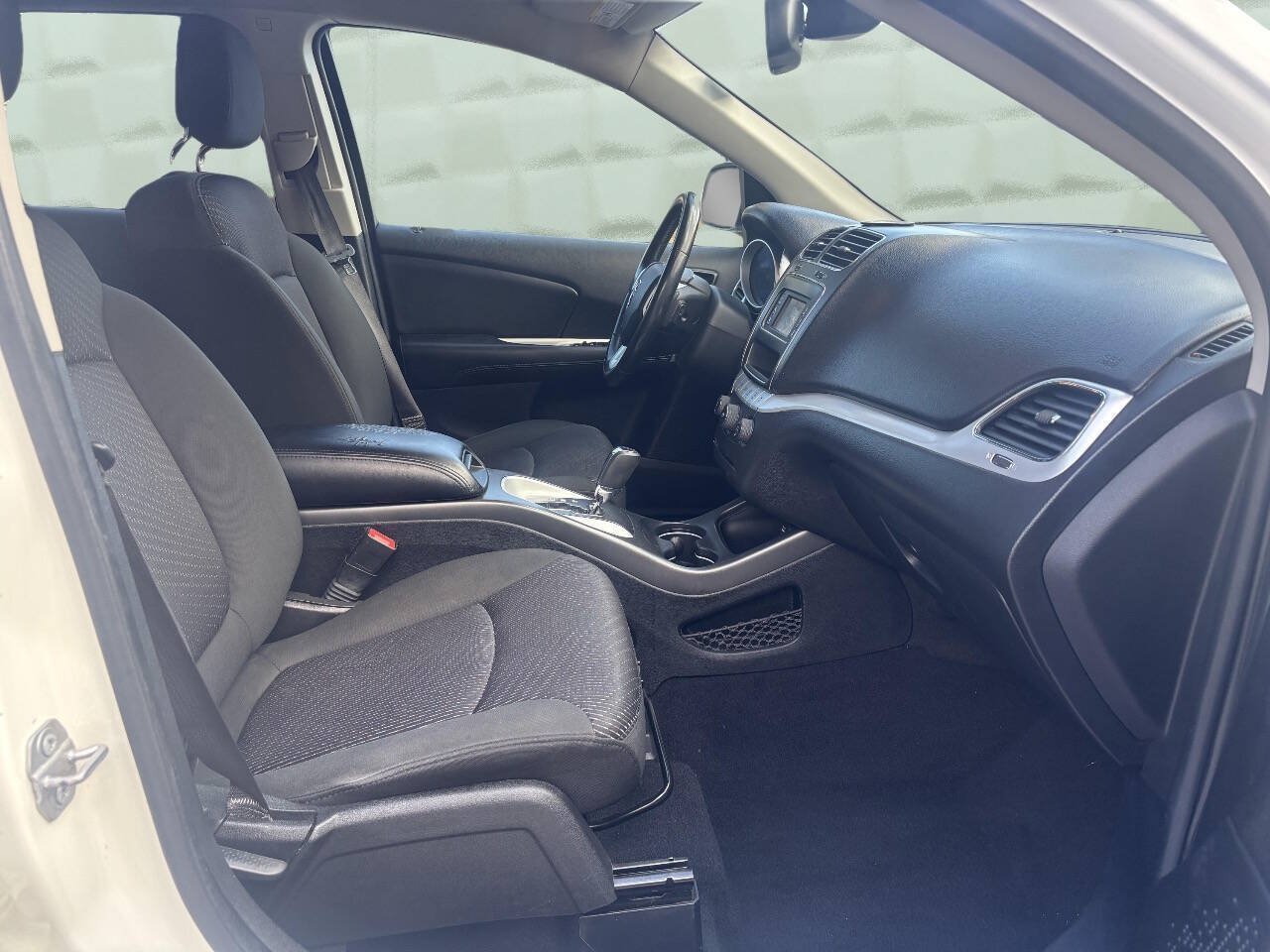 Used 2019 Dodge Journey SE w/ Connectivity Group FWD image 13