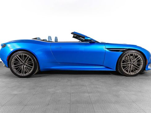 Used 2024 Aston Martin DB12 Convertible RWD image 51