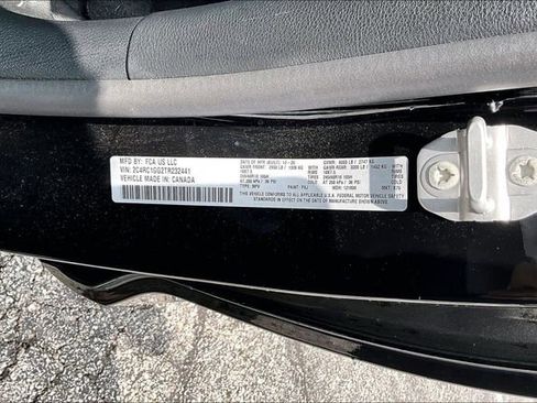 Used 2026 Chrysler Pacifica Limited FWD image 19