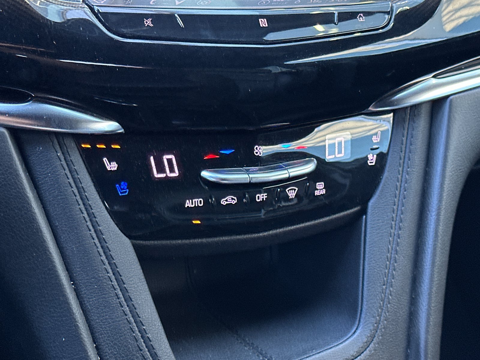 Used 2021 Cadillac XT6 Sport w/ Platinum Package AWD/4WD image 22